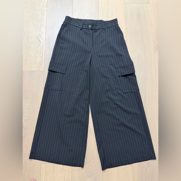 Adrianna Papell Wide Leg Pinstriped Pants- color Black (size 6) - Picture 2 of 3